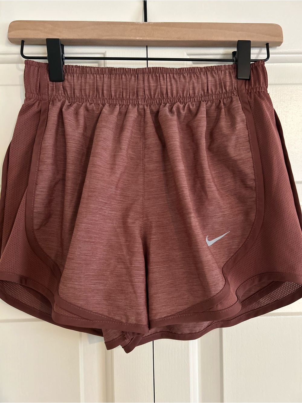 Nike Tempo Dri-Fit Athletic Running Shorts in Rust, Women’s XS